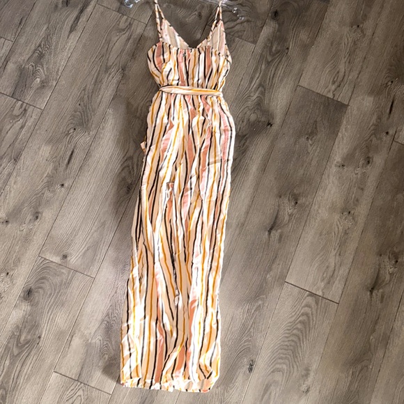 Roxy Summer Jumpsuit size Medium - Picture 2 of 4